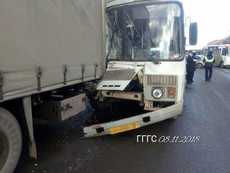 В Глазове в ДТП с участием автобуса пострадали три человека