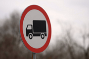  Запрет на движение грузовиков по трассе из Удмуртии в Кировскую область продлен до ноября
