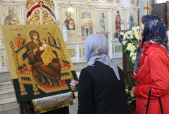 Православные верующие в Глазове обрели новую икону Божией Матери