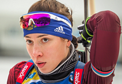 Биатлонистка Ульяна Кайшева выиграла второе золото в составе сборной России