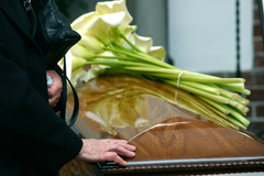 Помощь в проведении похорон