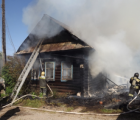 В Ижевске в переулке Орсовском сгорели три дом и автомобиль
