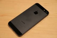 Apple начал приём дефектных iphone 5