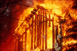 В Глазовском районе в деревне Карасево сгорела баня  