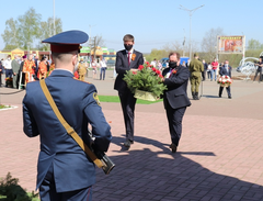 9 мая в Глазове состоялось возложение цветов к мемориалам, посвященным Великой Отечественной войне