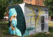В Глазове появилось граффити, посвященное врачам