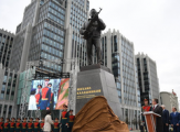 В Москве открыли памятник Михаилу Калашникову