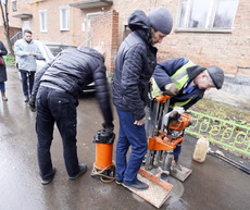 Качество асфальта в глазовских дворах проверят в ижевской лаборатории