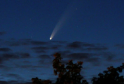 Жители Глазова могут наблюдать в небе комету
