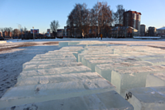 В Глазове на площади Свободы завтра начнут строить ледовый городок