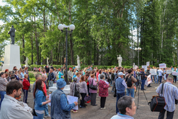 В Глазове состоялся митинг, посвященный проблемам городской медицины