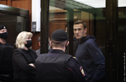 Суд отправил политика Алексея Навального в колонию