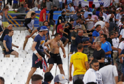 УЕФА отправит сборную России домой, если российские фанаты вновь устроят беспорядки на стадионе