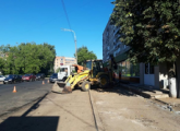 В Глазове ремонтируют тротуар по улице Сибирской