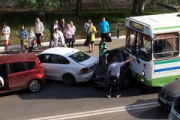 Автобус в Ижевске протаранил 5 легковых автомобилей, есть пострадавшие
