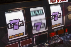 Глазовский суд признал запрещенными 40 онлайн-казино