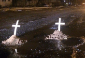 На ижевских дорогах на месте ям появились могильные кресты