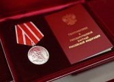 Глазовского врача наградили медалью Луки Крымского