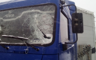Водитель грузовика в Удмуртии получил травмы из-за падения на машину снега