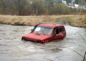 В Пермском крае в застрявшей в реке «Ниве» обнаружили трех погибших жителей Ижевска