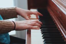 Три музыкальных школы города получат новые пианино