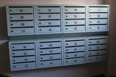 Двоих жителей Глазова задержали за кражу 40 почтовых ящиков из подъезда