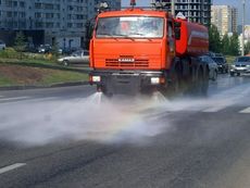 Центральные улицы Ижевска начали муть с «шампунем»