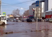 В Ижевске ограничили движение транспорта на подтопленных улицах